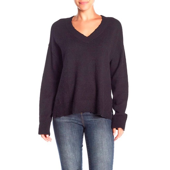 ❌ SOLD ❌ MELROSE AND MARKET V-Neck Sweater - Picture 4 of 4